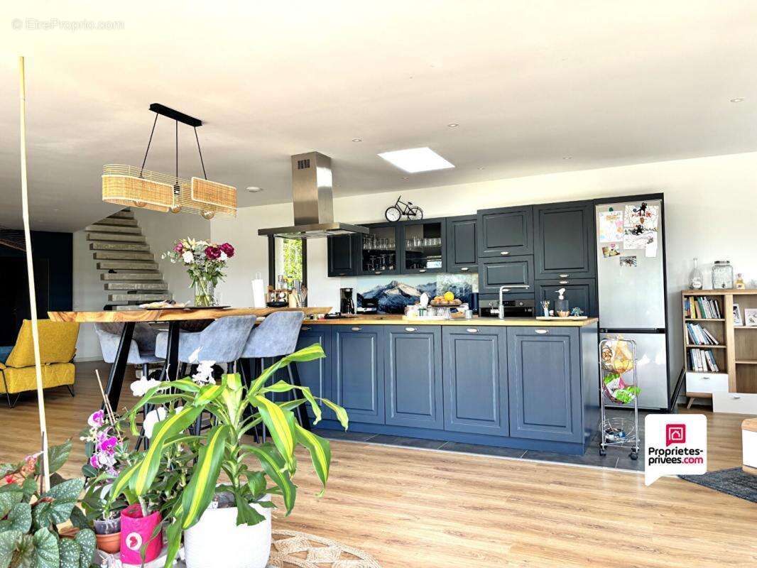 Maison à SAINT-MATHIEU-DE-TREVIERS