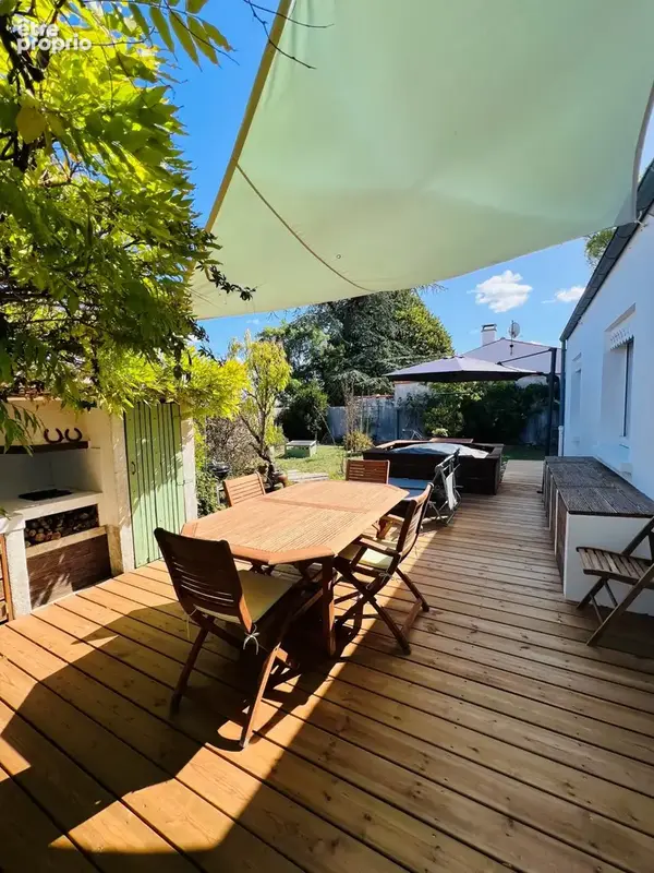 Maison familiale de plain-pied avec jardin, véranda et prestations récentes - photo 2