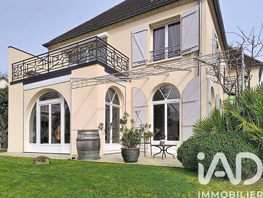 Photo 1 - Maison à VERRIERES-LE-BUISSON