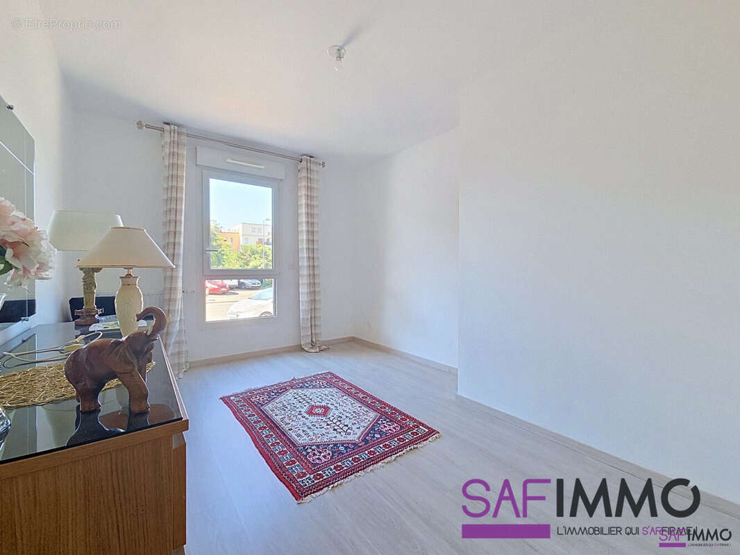 Appartement à PIERRE-BENITE