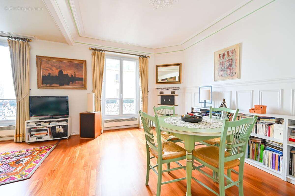 Appartement à PARIS-19E