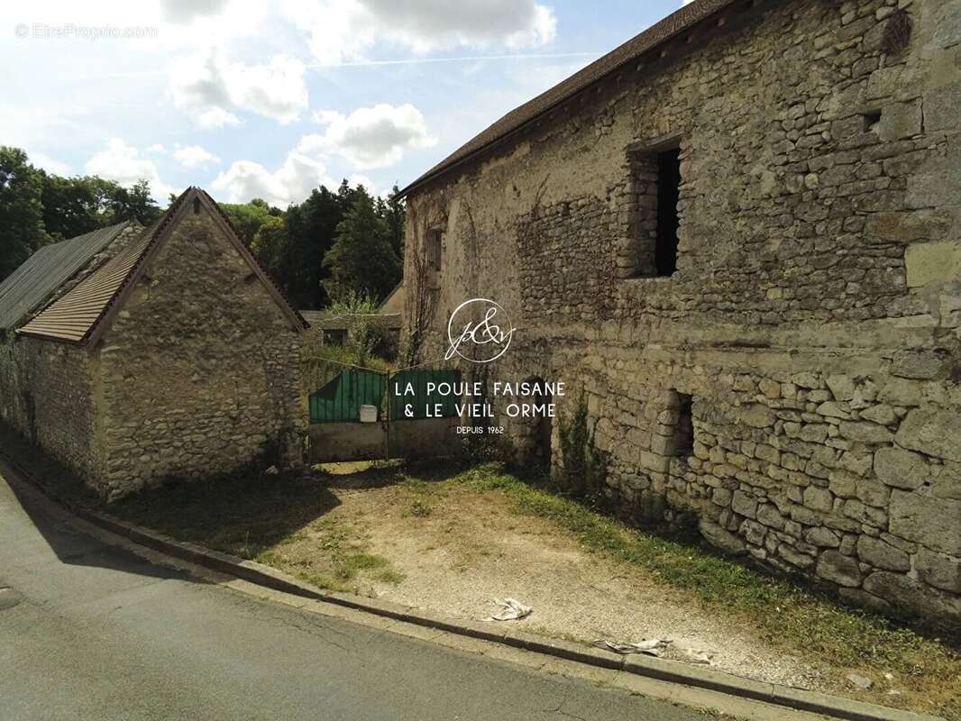 Maison à HOUDAN