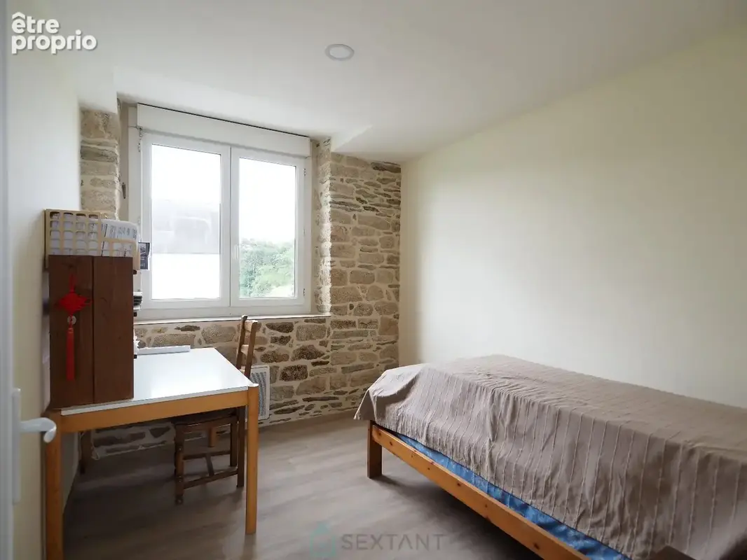Remungol - Immeuble 157 m² + 50 m² complémentaires avec petit espace jardin intérieur - photo 9