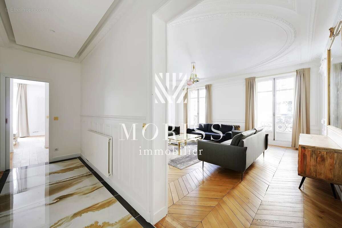 Appartement à PARIS-10E