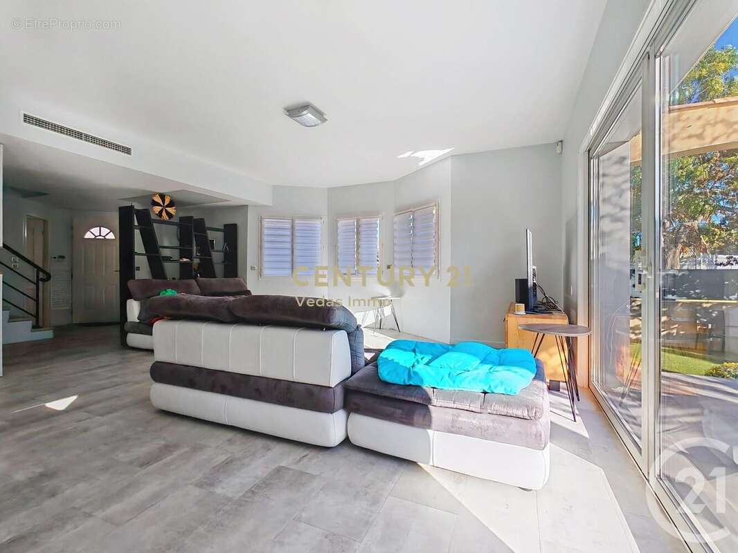 Maison à VILLENEUVE-LES-MAGUELONE