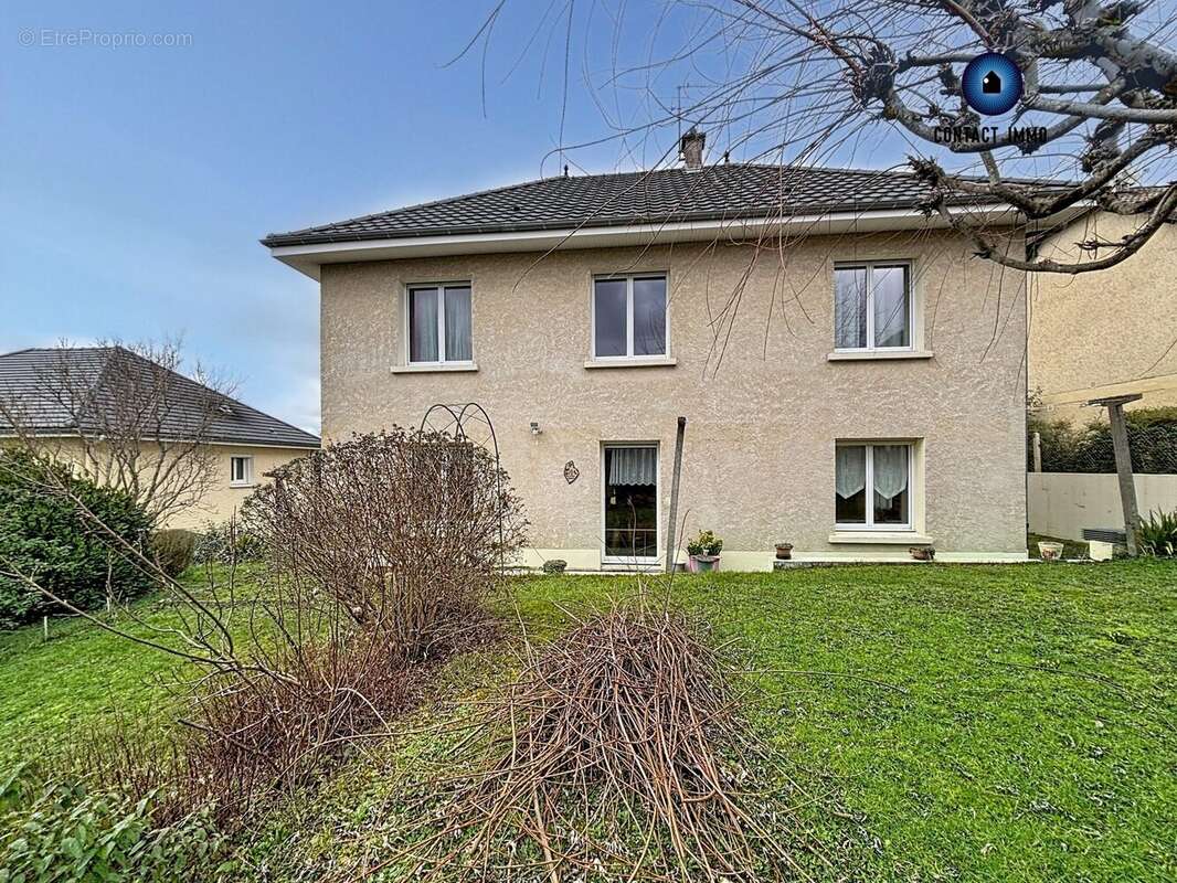 Maison à LARCHE