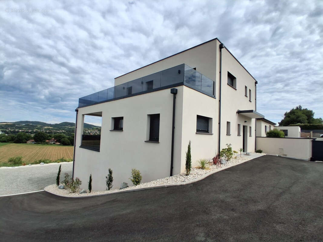 Maison à SAINT-DONAT-SUR-L'HERBASSE