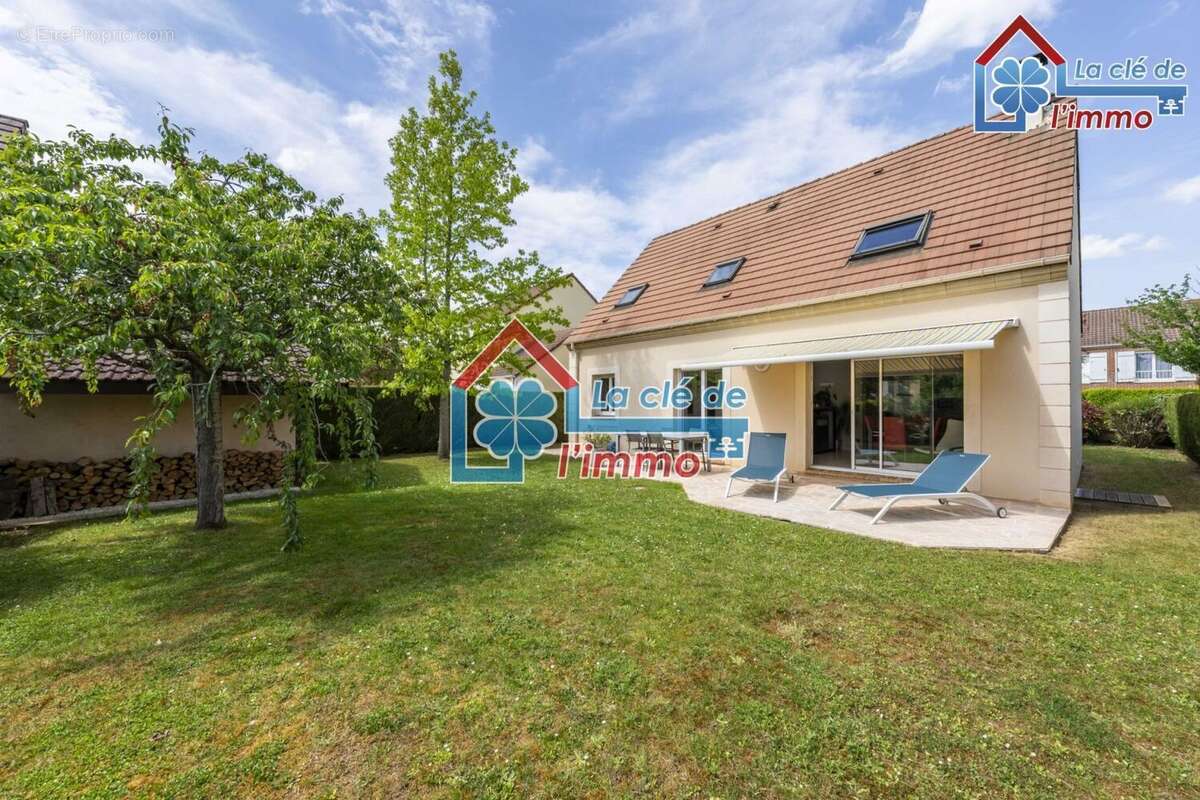 Maison à MOISSY-CRAMAYEL