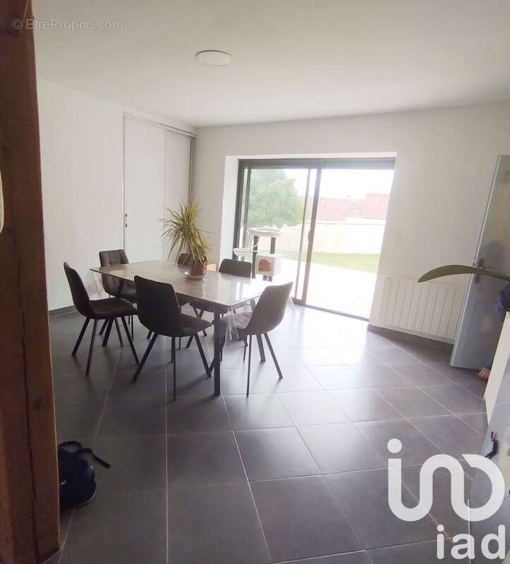 Maison 111 m² à La Chapelle-Souef  - photo 8