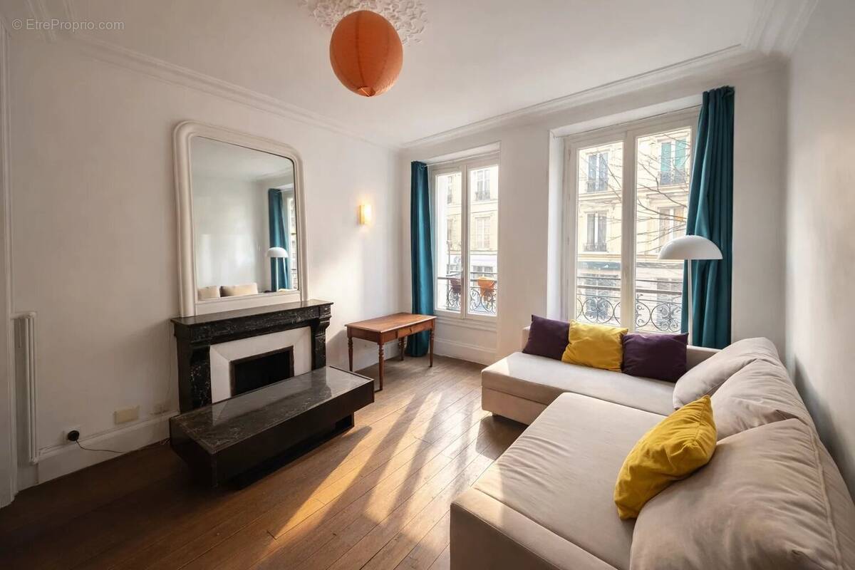 Appartement à PARIS-9E