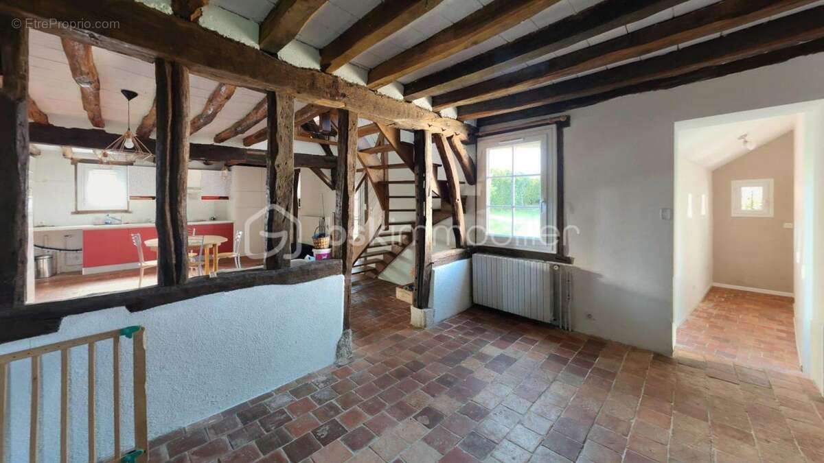 Maison à LES BORDES
