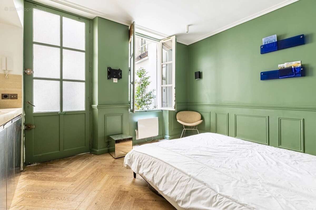 Île Saint Louis - Studio de 17 m² sur cour arborée - photo 3
