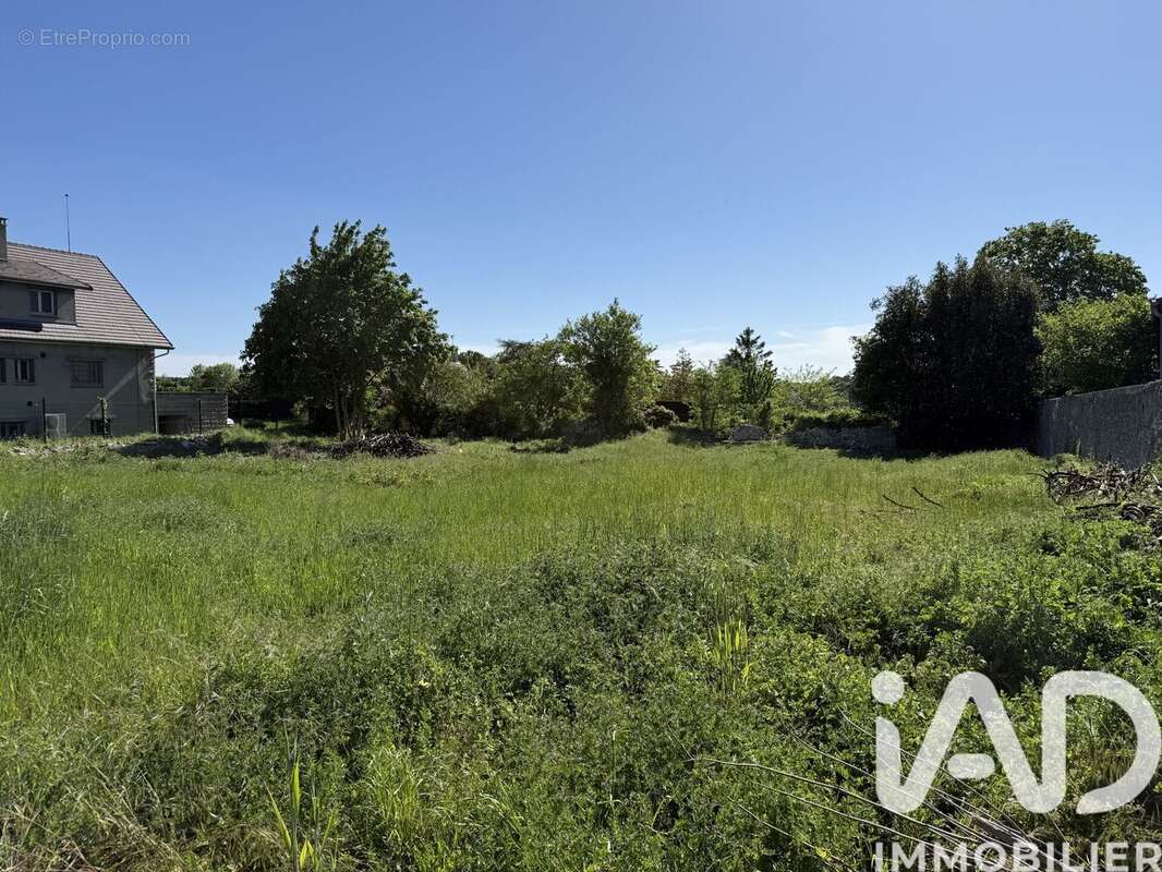 Terrain 756 m² à Breuil-Bois-Robert  - photo 4