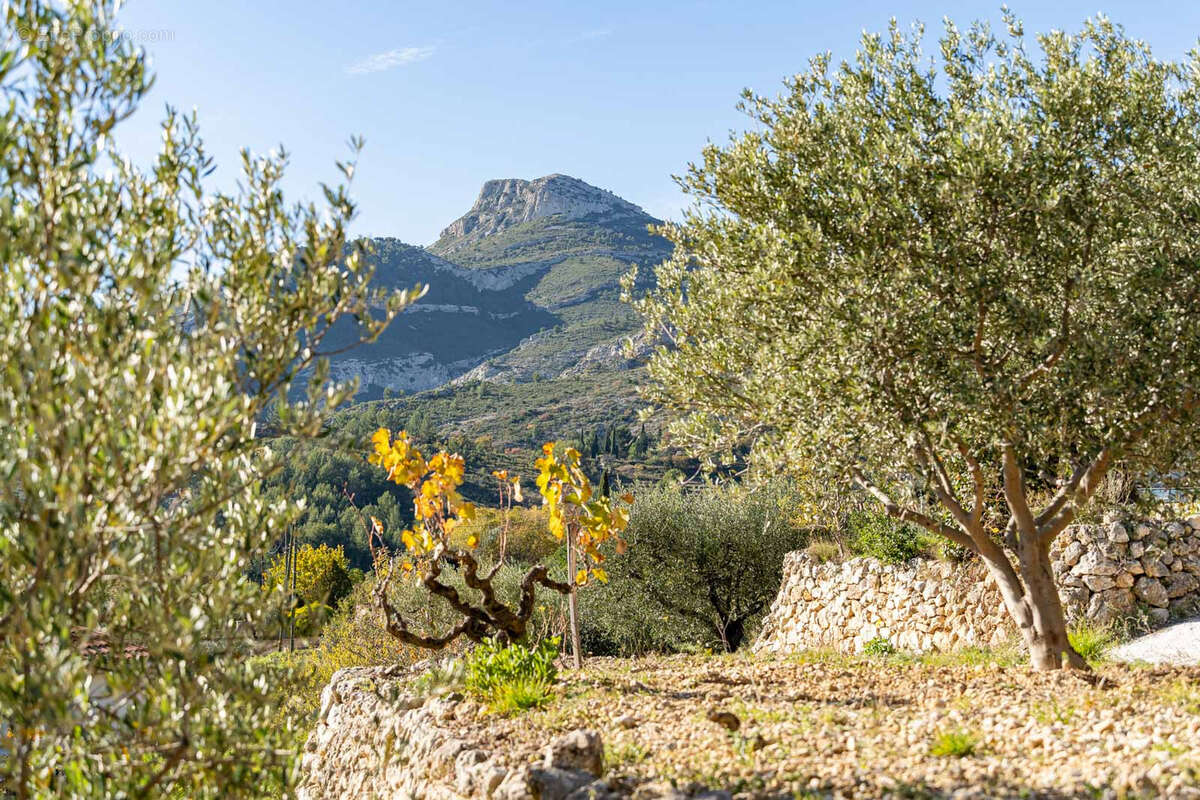 Maison à ROQUEVAIRE