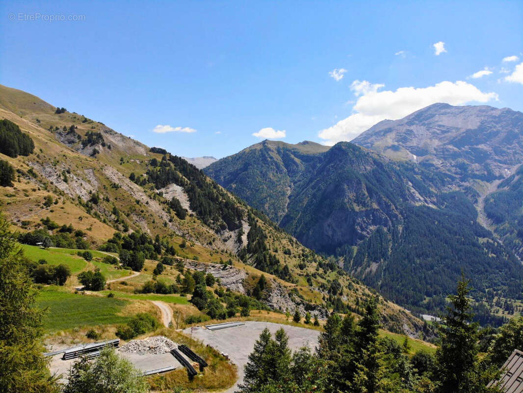 Terrain constructible et viabilisé 450 m2 Station Merlette - photo 4