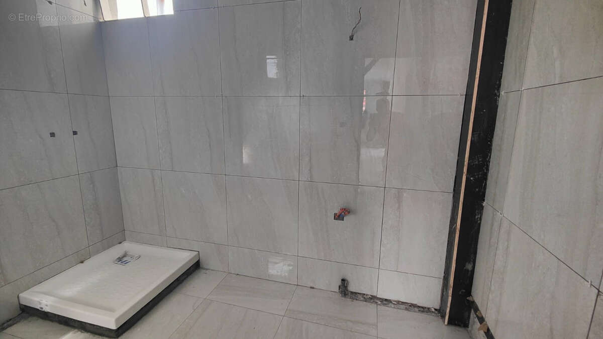À VENDRE – Appartement T4 avec mezzanine au cœur de CAYENNE (973) - photo 3