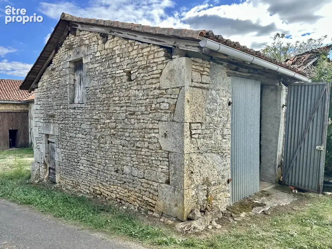 Projet de rénovation avec grande grange, garage et jardin près de Saint-Claud - photo 10