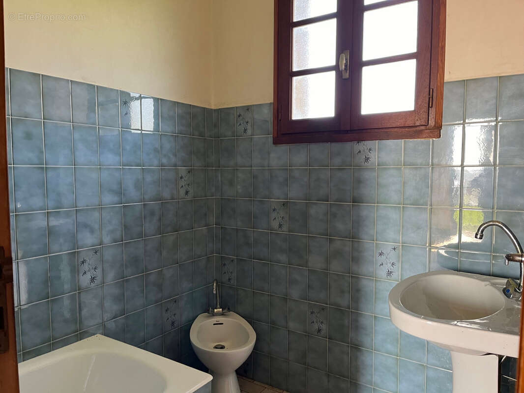 Maison à SAINT-PRIEST-LES-FOUGERES