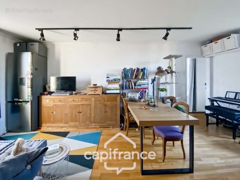 Appartement à SAINT-THIBAULT-DES-VIGNES