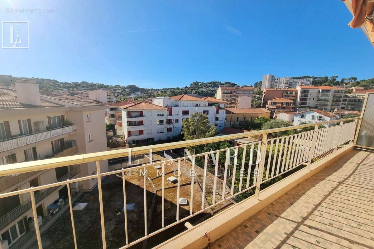 Appartement à VALLAURIS