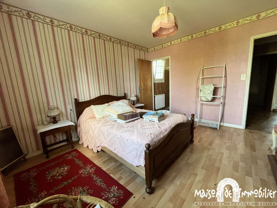 Maison à GENSAC-LA-PALLUE