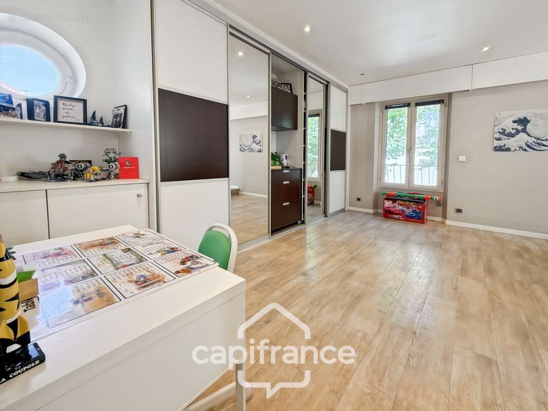 Le perreux sur marne (94) – maison familiale 262,50m² – 4 suites – jardin et piscine hors sol – garage double - photo 25