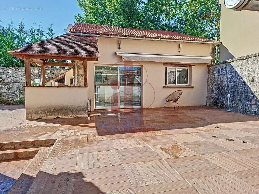 Maison à NOISY-SUR-ECOLE