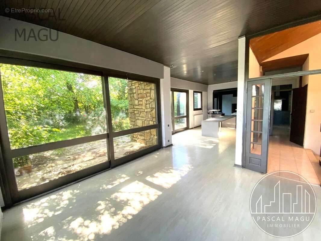 Maison 228 m² à Vandoeuvre-Les-Nancy  - photo 2