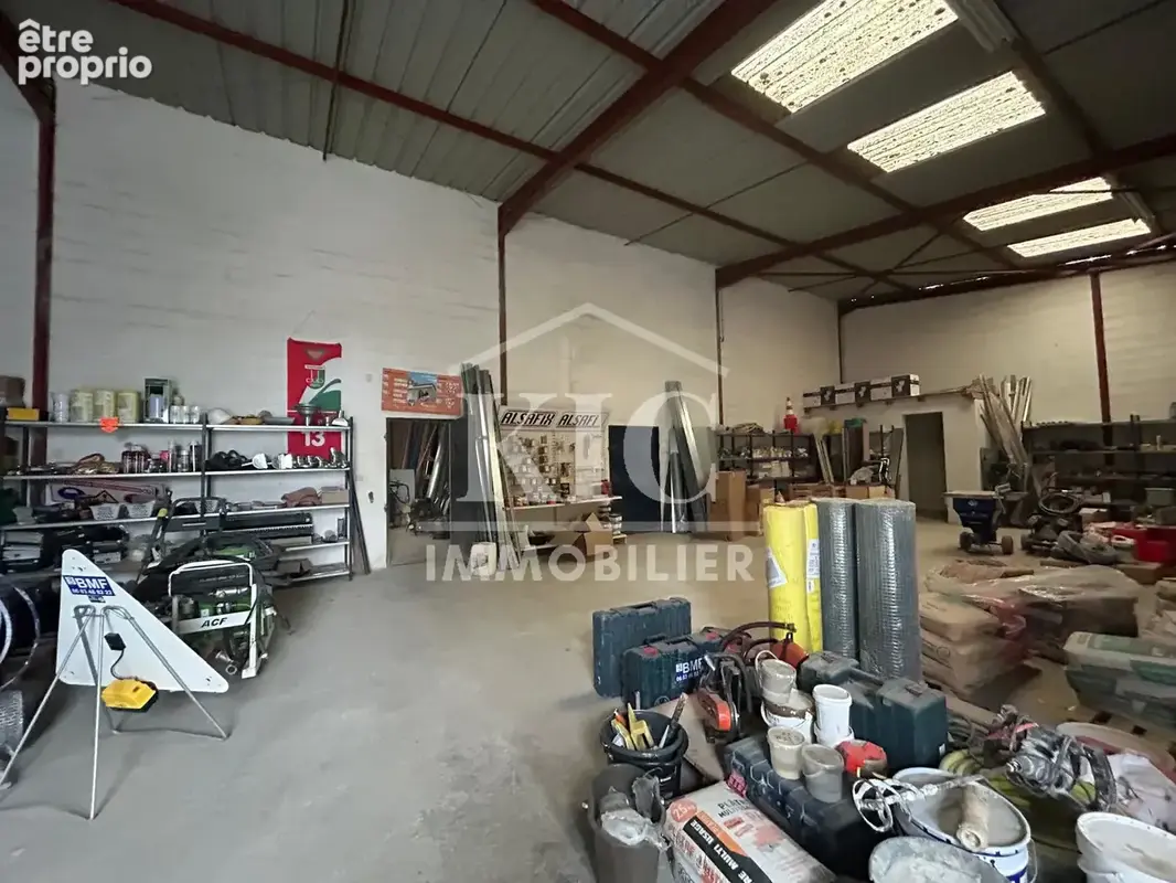 Est carcassonne - hangar 800 m 2 - terrain - parking - photo 2