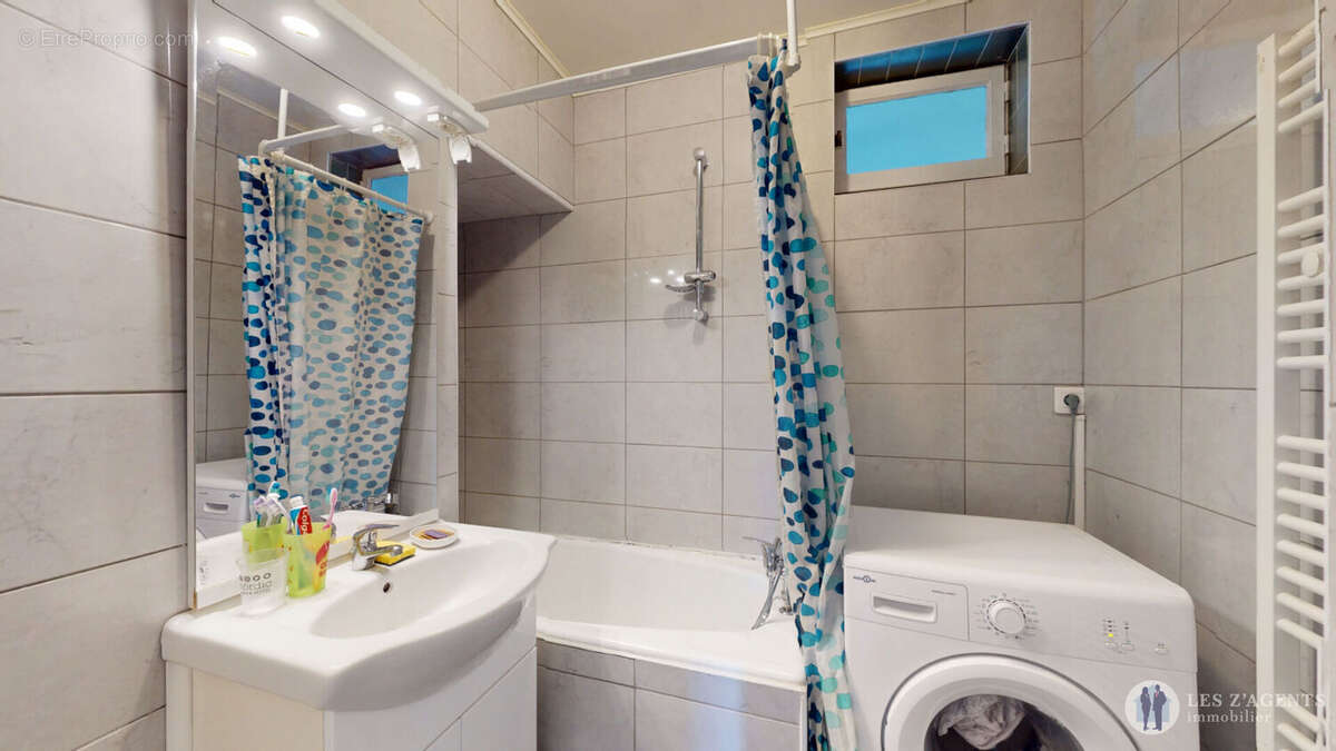 Appartement à SAINT-MARTIN-D'HERES