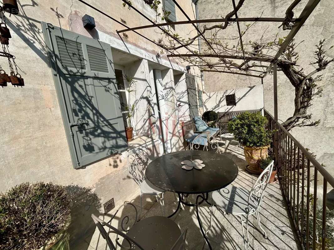 Maison à CADENET