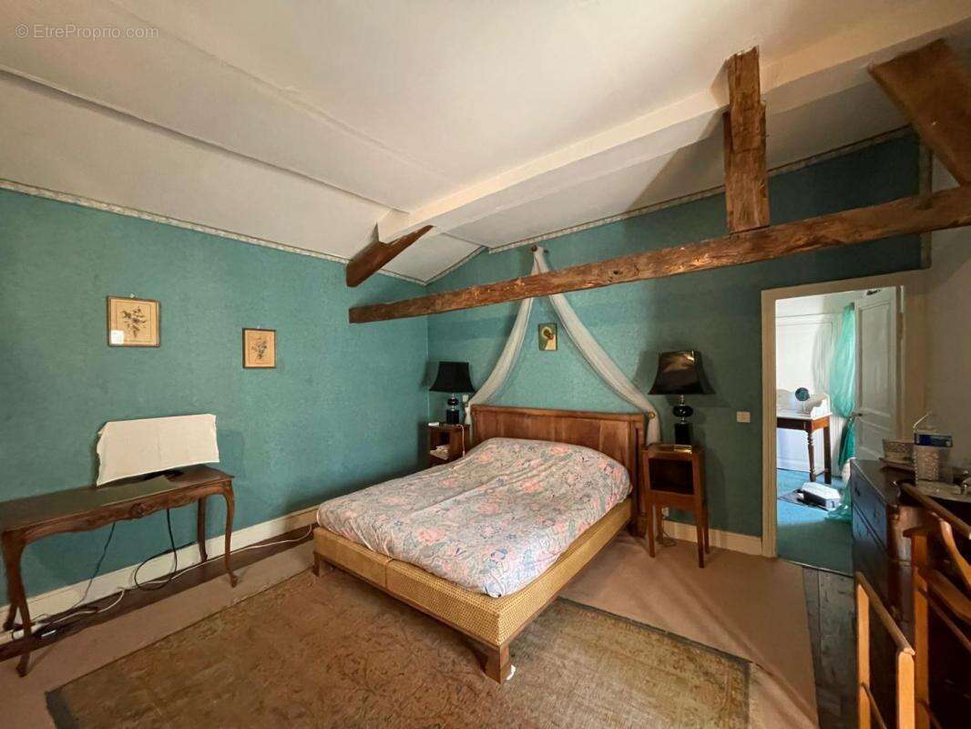 Maison à CHAMPAGNAC-DE-BELAIR