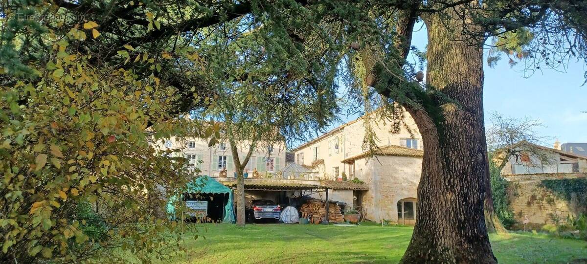 Maison à COUHE