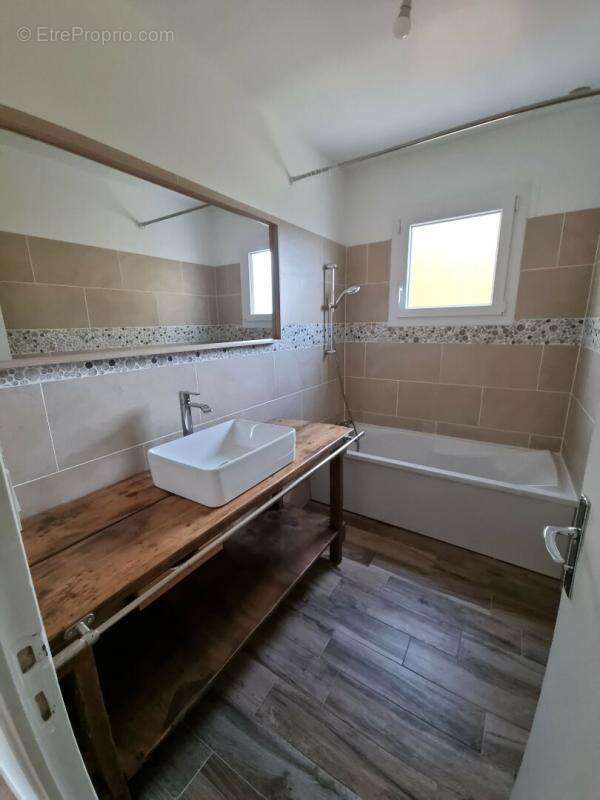 Maison à LES BORDES