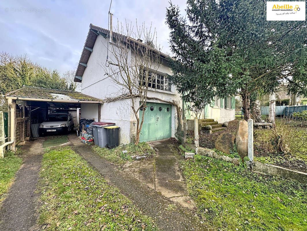 Exclusivité, Ensemble immobilier avec maison de 90m2 et atelier indépendant. - photo 2