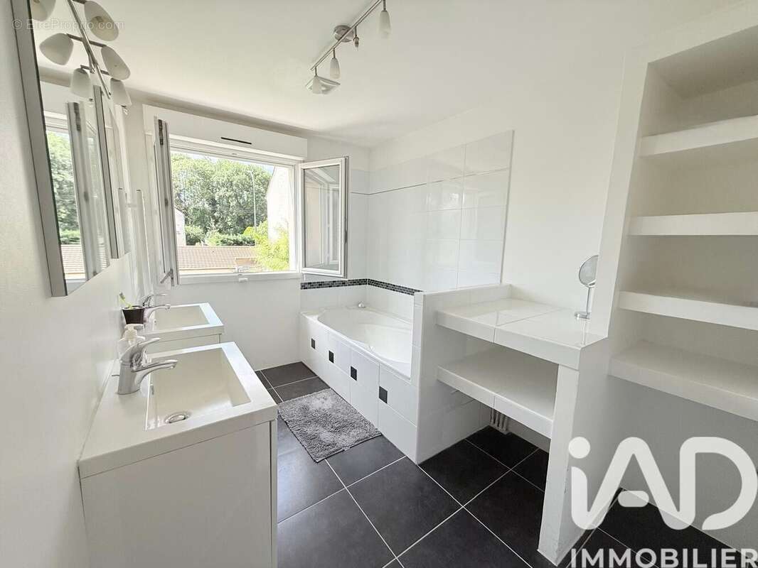 Photo 3 - Maison à SAINT-BRICE-SOUS-FORET