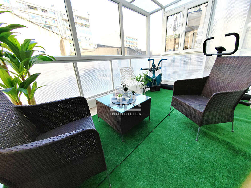 Appartement à MARSEILLE-5E