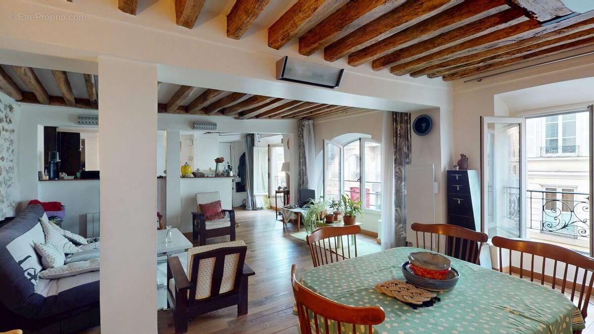 Appartement à PARIS-3E