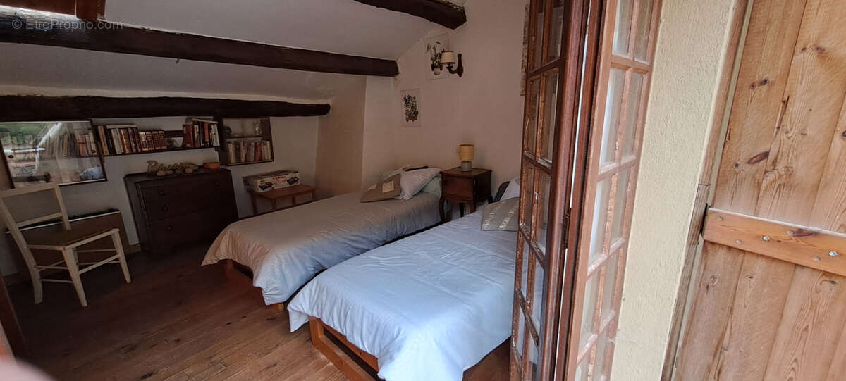 Maison à PEGAIROLLES-DE-L'ESCALETTE