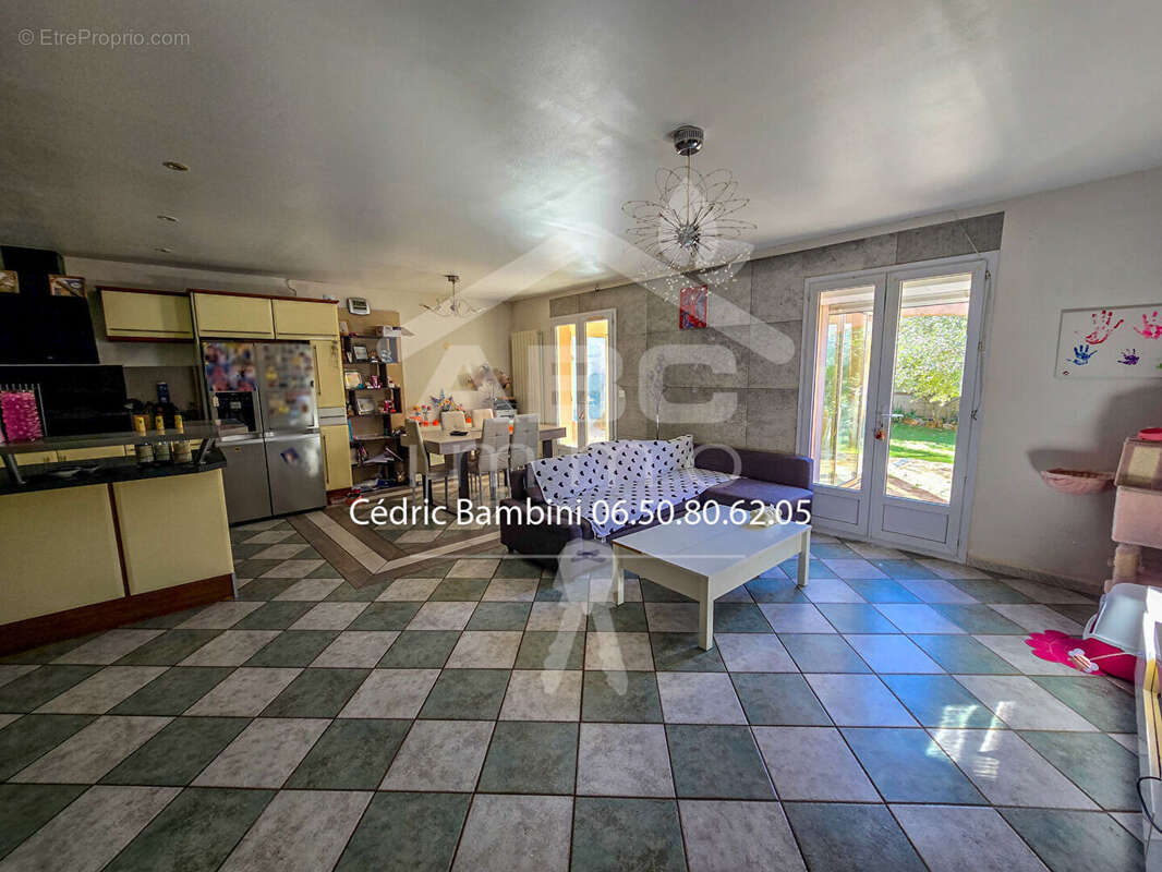 Maison à SAINT-MAXIMIN-LA-SAINTE-BAUME