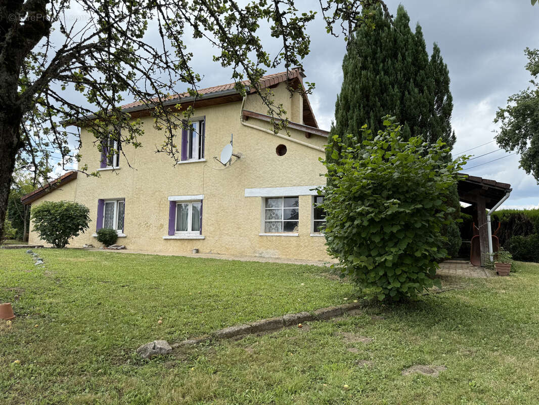 Maison à CELLES-SUR-DUROLLE
