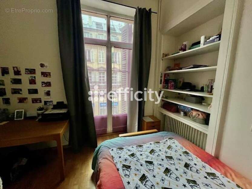 Appartement à PARIS-10E