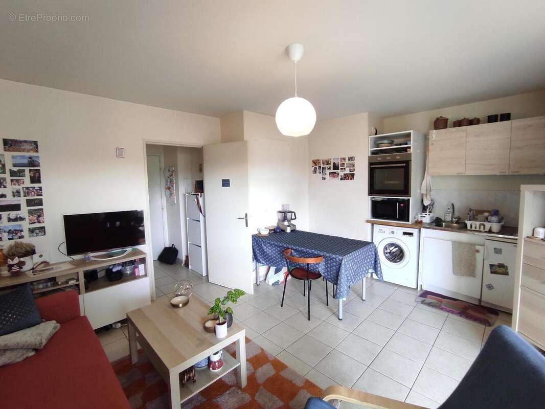   - Appartement à LYON-9E