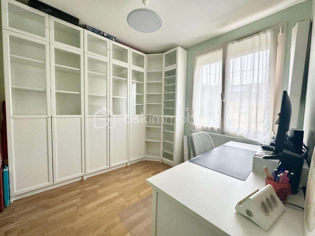 maison familiale sur  sous sol total  entièrement rénovée à 5 min de l'A16' - photo 7