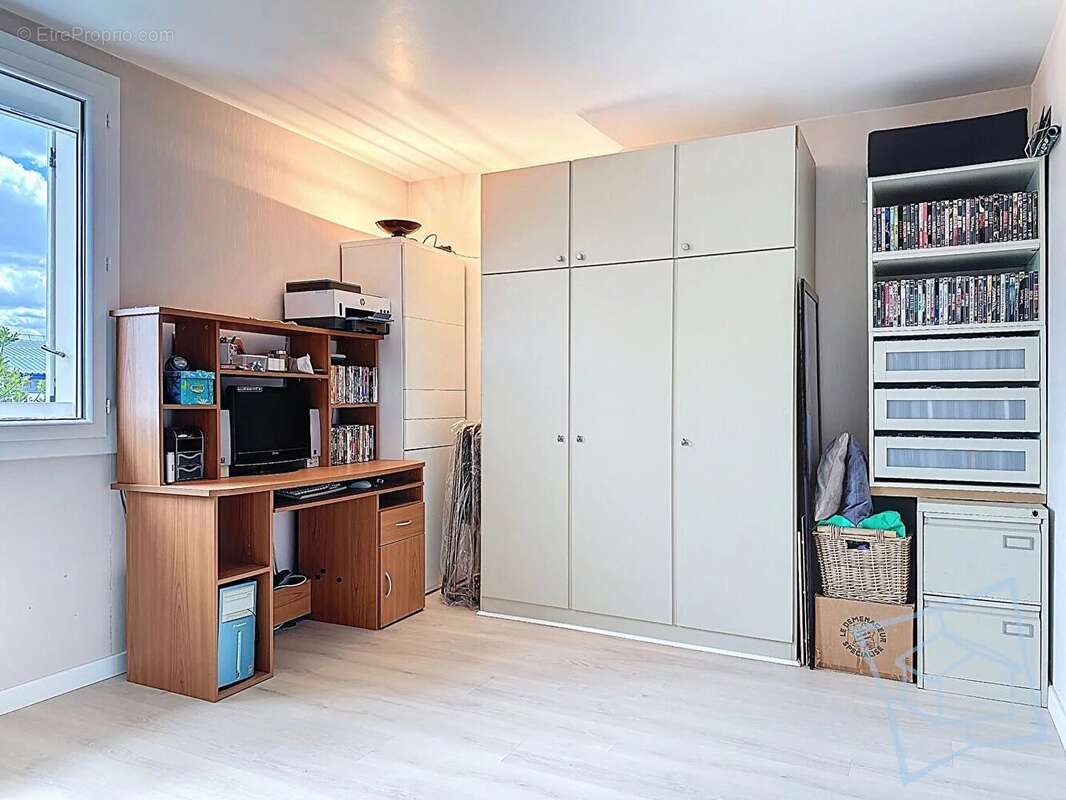 Maison à VOISINS-LE-BRETONNEUX