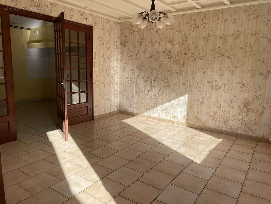 Maison à COUTRAS