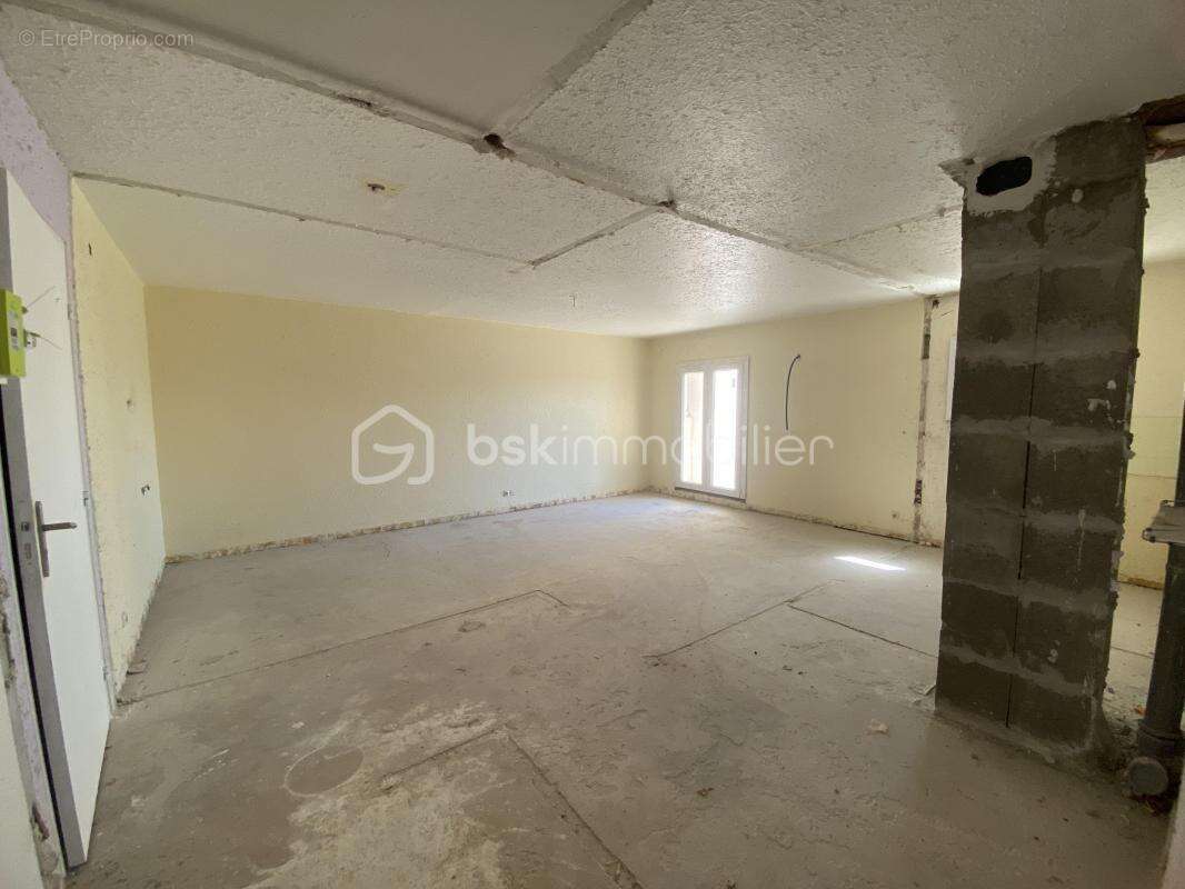 SAINT-CHRISTOL ((84) -  Créez votre T2 sur mesure ! Plateau sous forme d'appartement de 68 m² env. situé au 1er étage avec ascen - photo 10