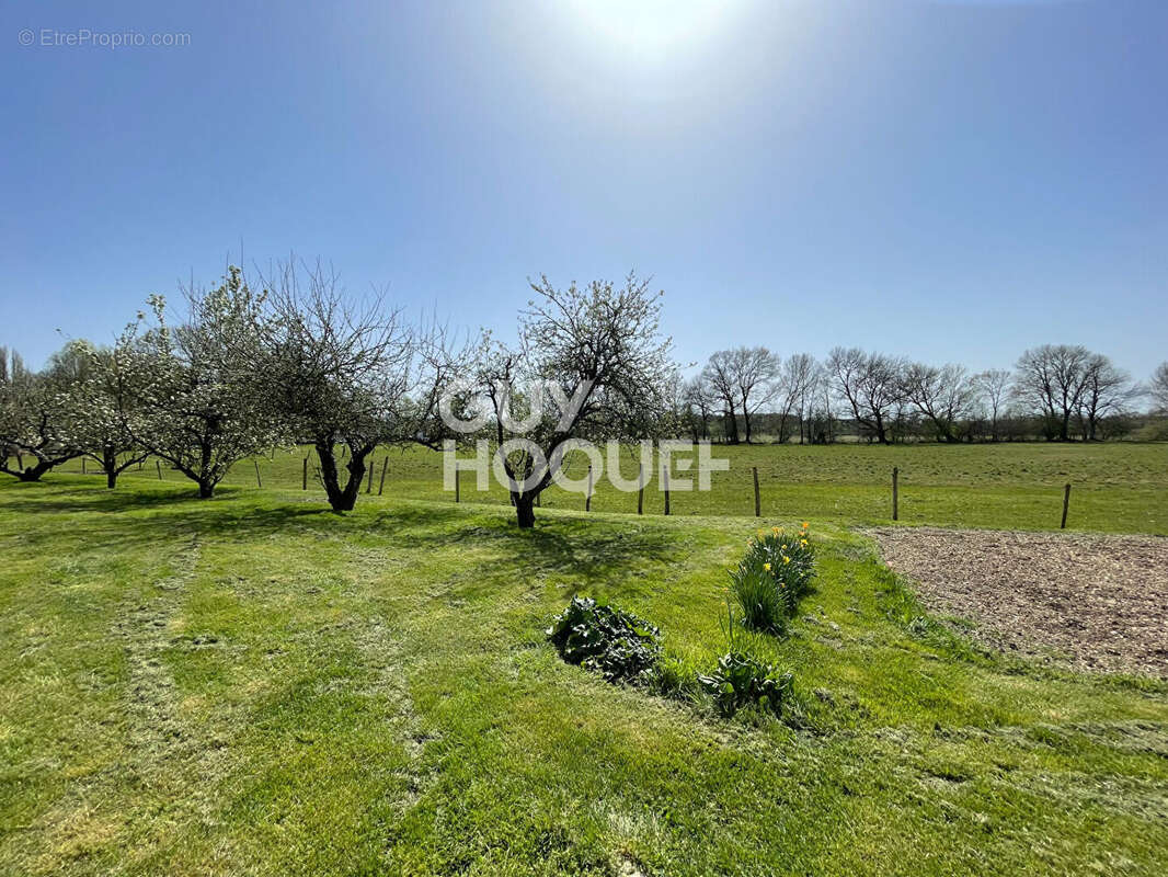 Maison à MOULINS-SUR-YEVRE