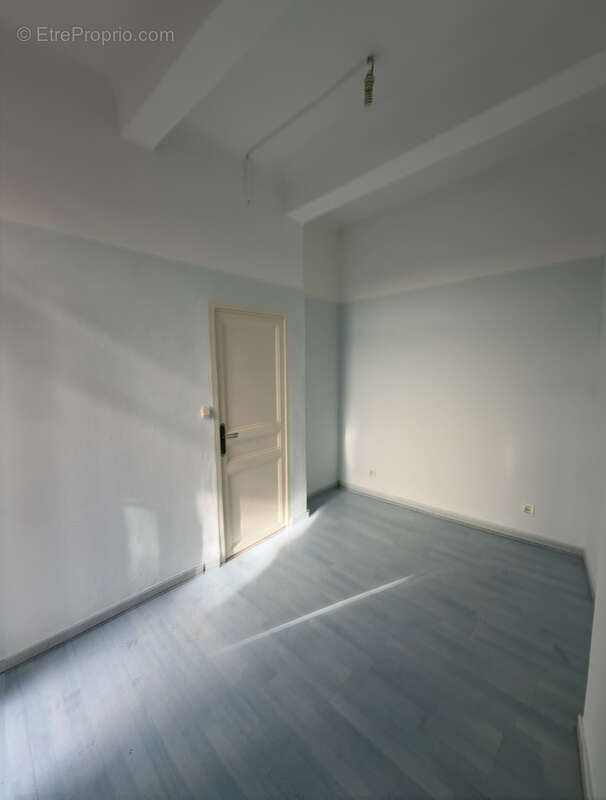 Appartement à MARSEILLE-5E