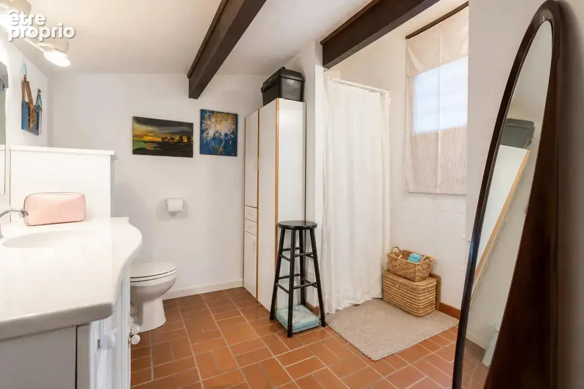 Maison de 7 pièces de 200 m² à Châteauneuf-de-Gadagne - photo 9